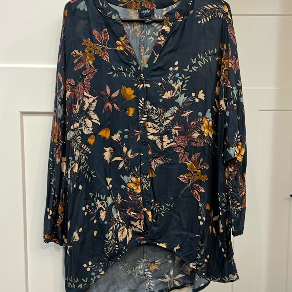 Daytrip button down tunic style top